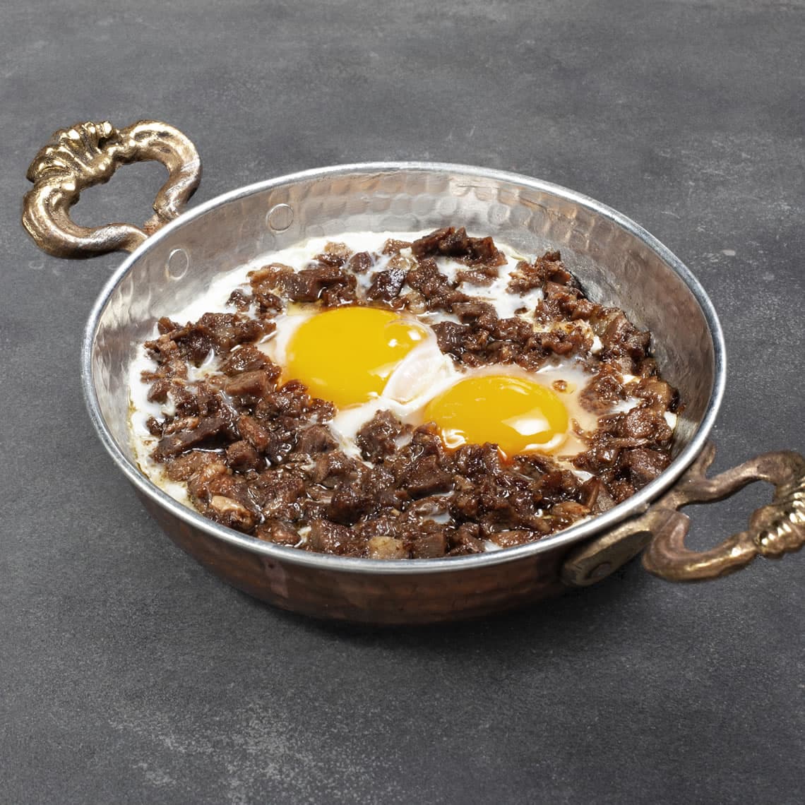 Sahanda Kavurmalı Yumurta