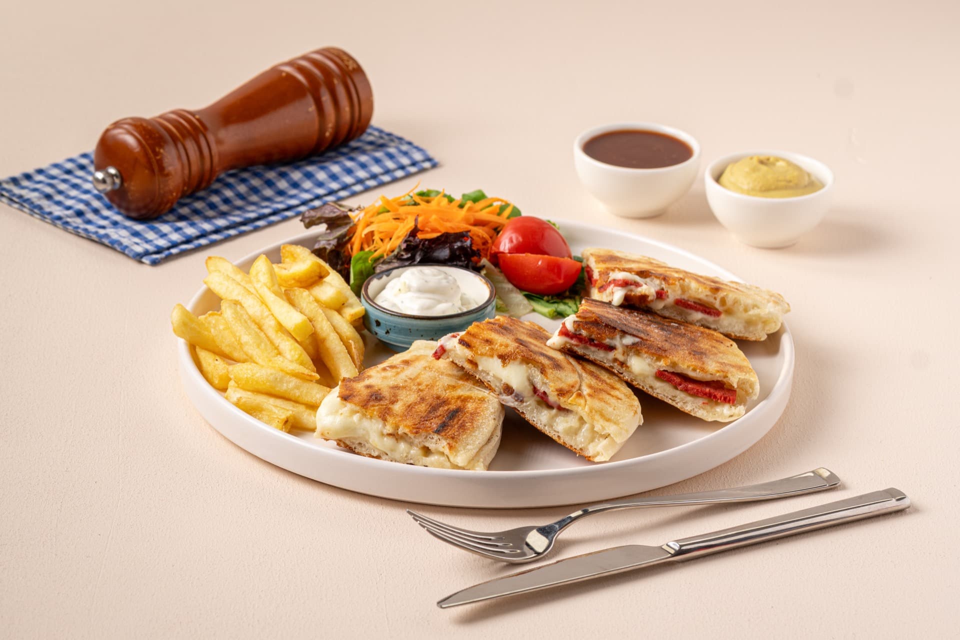 Kavurmalı Bazlama Tost